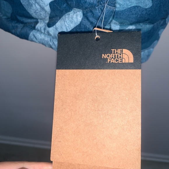 The North Face Blue Cameo Womens Puffer Vest - Picture 5 of 10